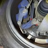 Bremsscheiben und Bremsbeläge vorne